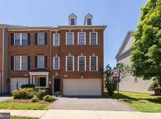 12753 Heron Ridge Dr, Fairfax, VA 22030
