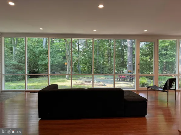 7209 Beechwood Rd, Alexandria, VA 22307