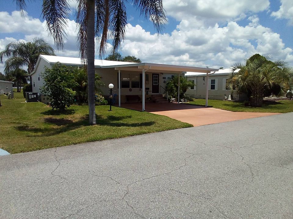 1st image of 34627 Swaying Palm Dr