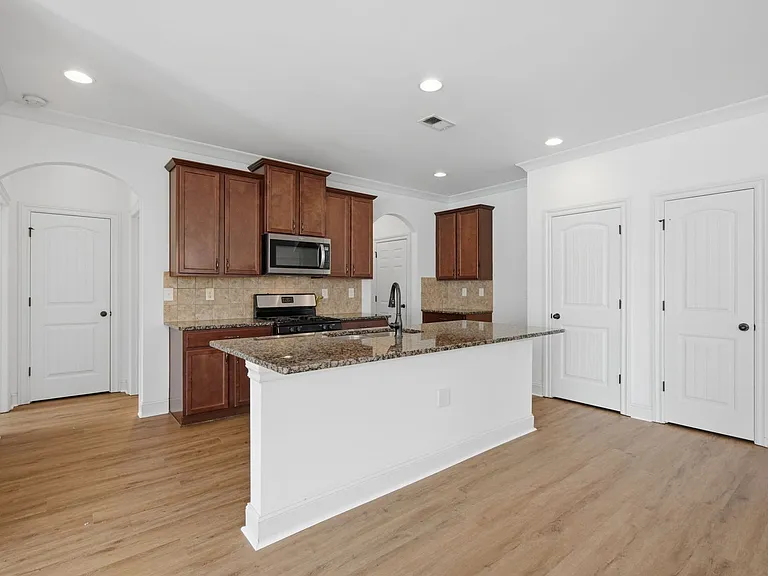 5060 Rialto Way — Photo 7