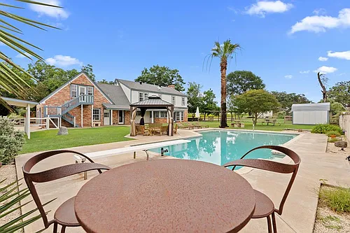 160 Vernons Ln Photo 1