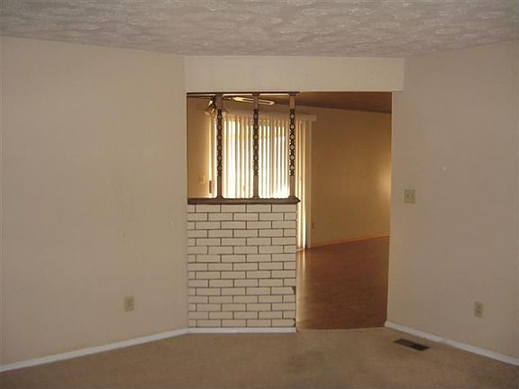 3rd image of 7752 Shepherdess Dr