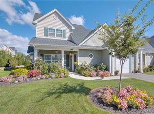 158 Stoneleigh Dr, Riverhead, NY 11901