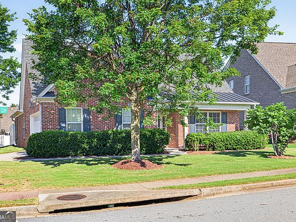 3rd image of 1237 Laurelwood Ln