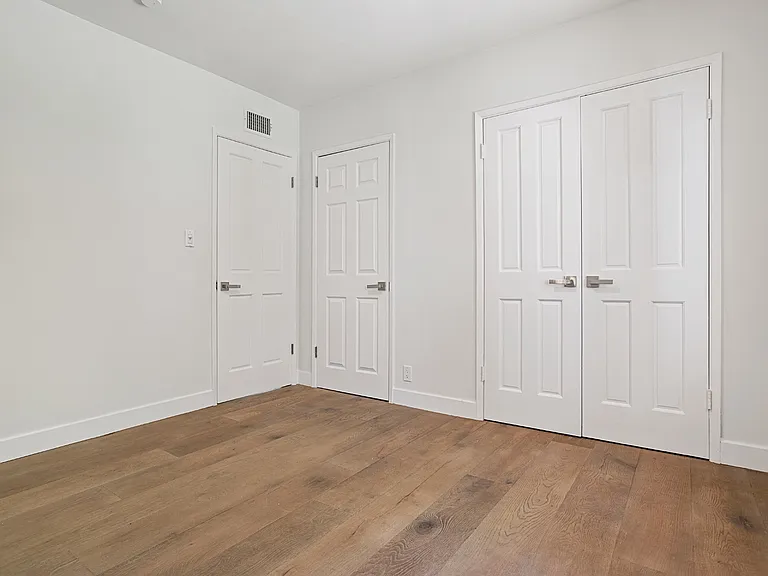 3933 Mandeville Canyon Rd — Photo 4