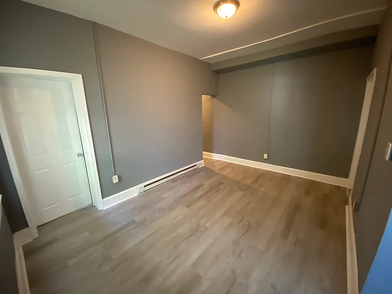 811 W Main St #6 — Photo 2