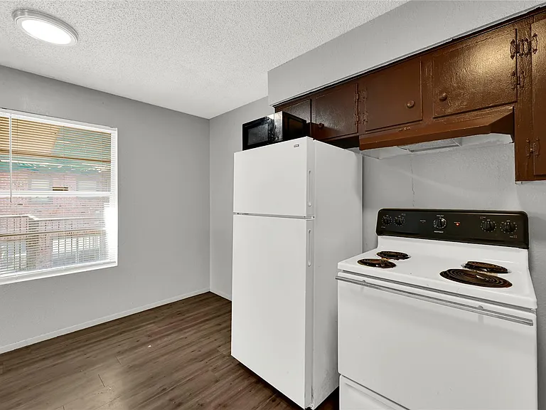 1711 Wichita St #14 — Photo 3