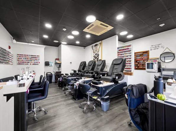 1200 Grand Street image 3 of 10