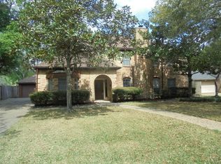 11902 Oakcroft Dr, Houston, TX 77070