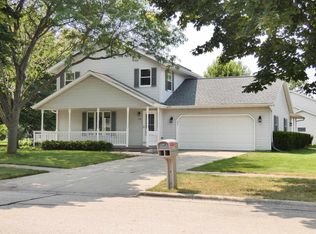 200 Desplaine Rd, De Pere, WI 54115