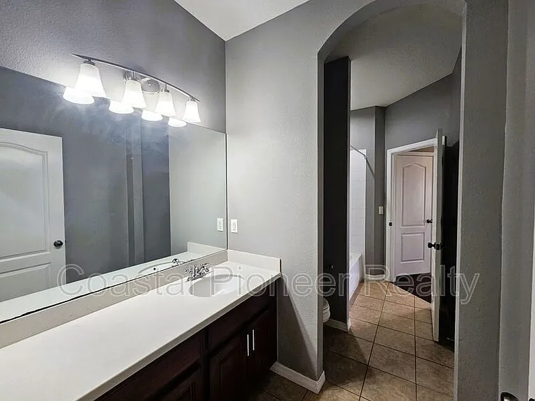 1824 Mira Lago Cir — Photo 23