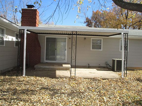 4. 707 Farmington, Covered Back Patio