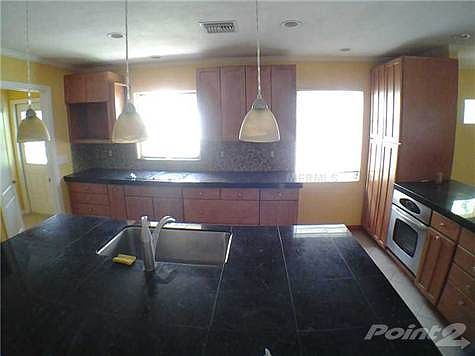 5th image of 2377 Browning St