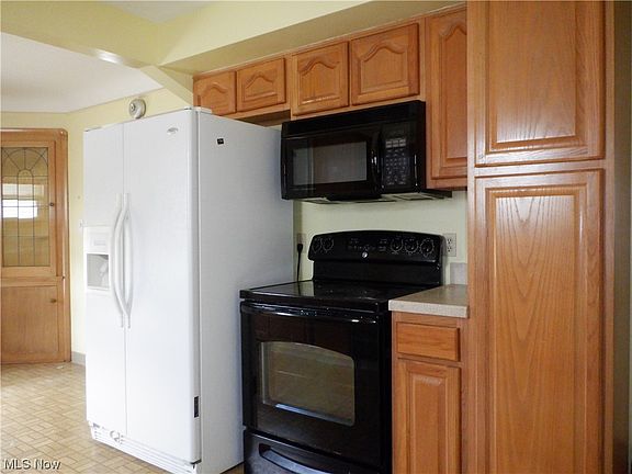 4th image of 3467 W 98th St