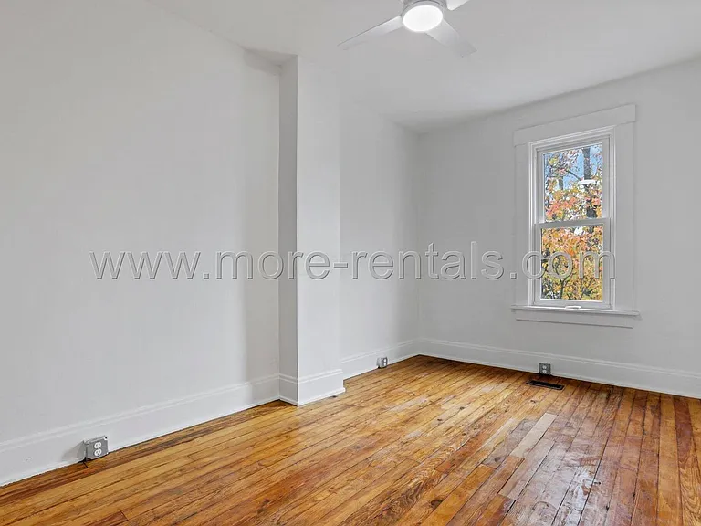 634 E Mithoff St — Photo 17