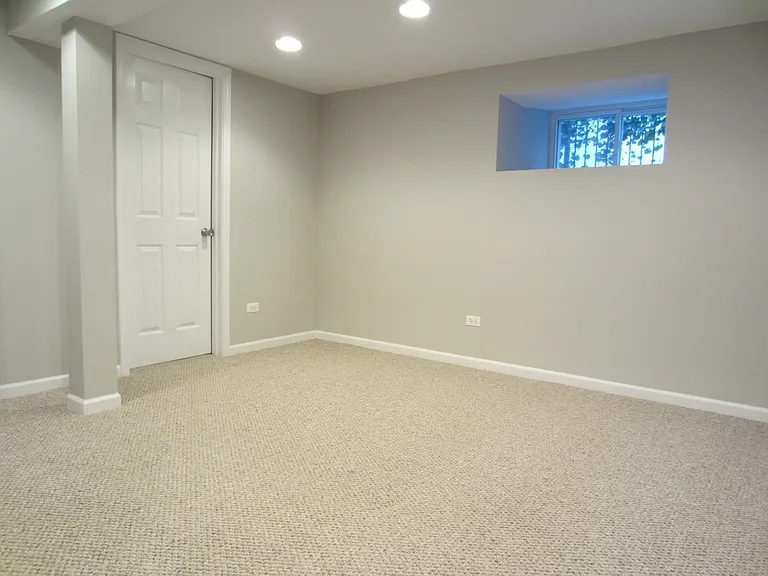 1235 W Winona St #1E — Photo 8