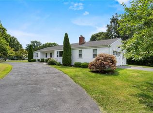 98 Bulkley Dr, Fairfield, CT 06825