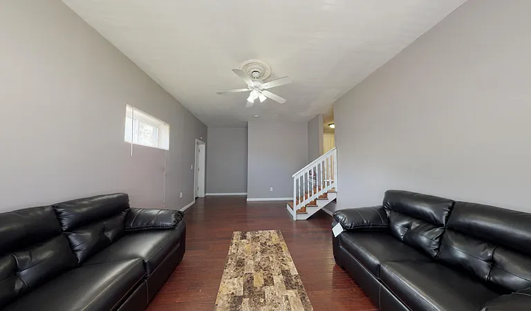 1014 E Colvin St — Photo 2