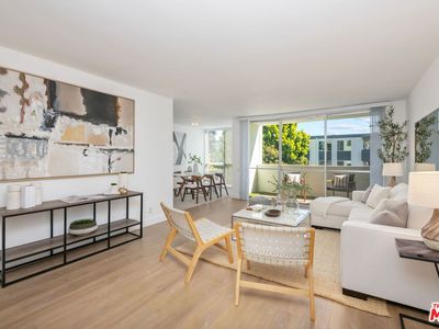 1015 N Kings Rd APT 302, West Hollywood, CA, 90069