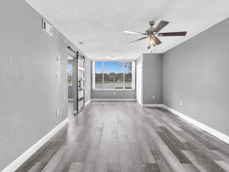 2820 Oakland Forest Dr #107 — Photo 16