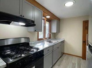 15 Briarwood Rd, Haverhill, MA 01832