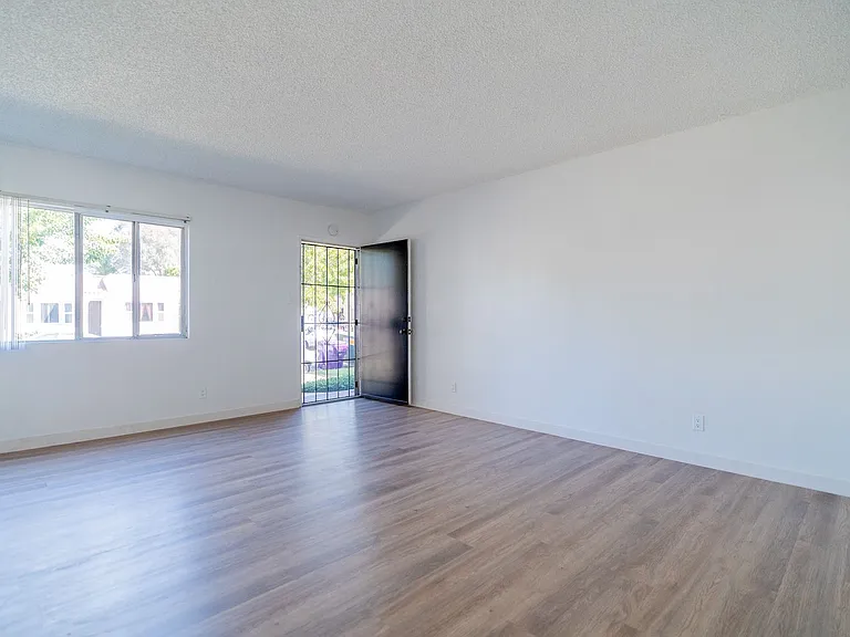 790 Coronado Ave — Photo 10