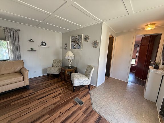 5th image of 525 Moorfield Rd