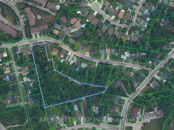 61 Ann St #59, Hamilton, ON L9H 2N4