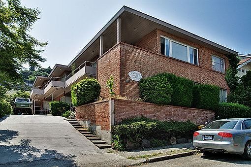 2nd image of 2117 Waverly Pl N #18163796