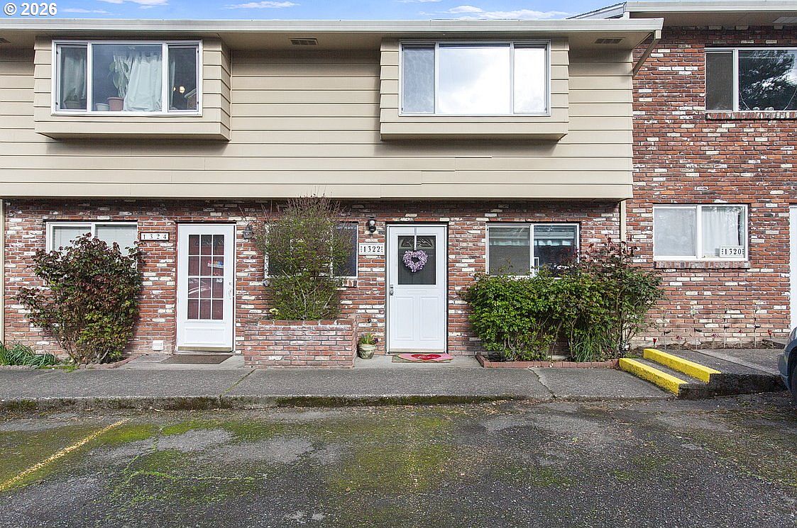 1322 NE Hogan Dr
