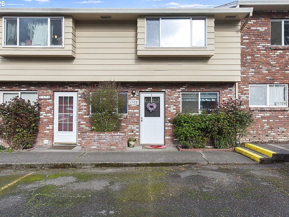 1st image of 1322 NE Hogan Dr