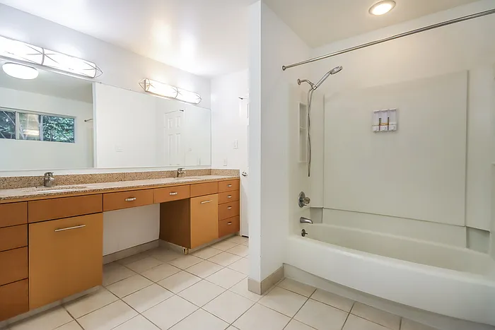 10518 Moorcreek Dr — Photo 16