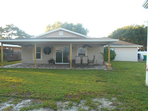 3rd image of 4770 Balfern St