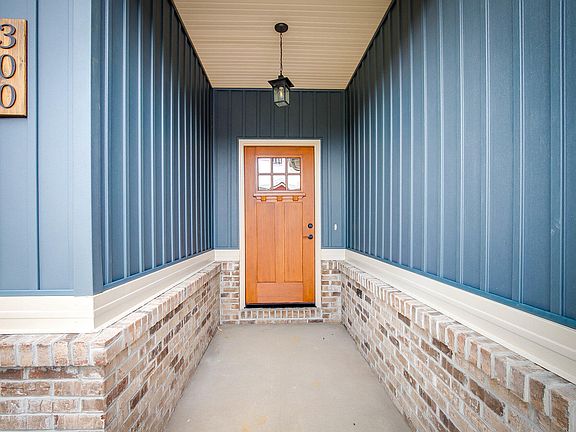 4th image of 300 Harps Ln