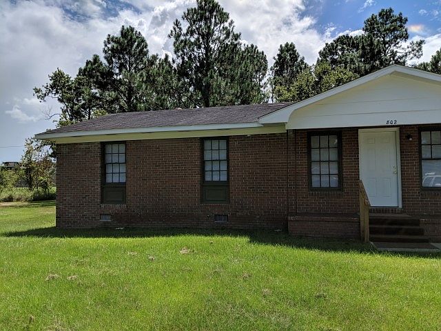 1st image of 802 Ponderosa Dr