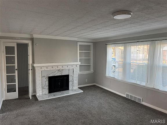 3rd image of 24 N Crown Dr