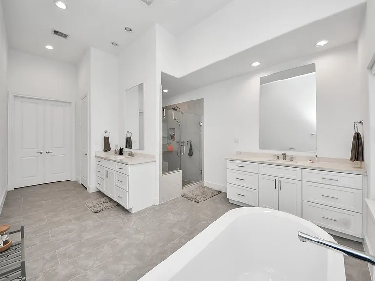 624 Delmar St — Photo 20