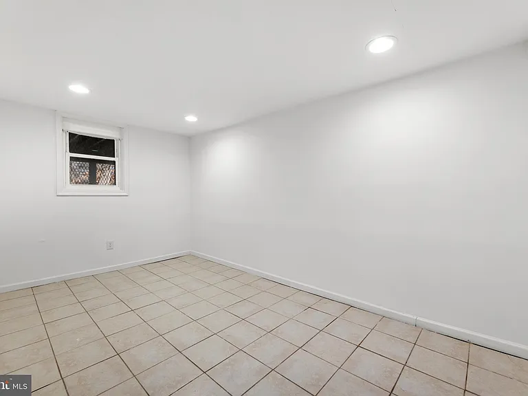 1451 W End Dr — Photo 28