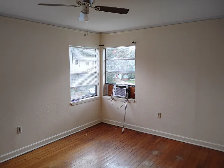 2526 Olive St #1 — Photo 6