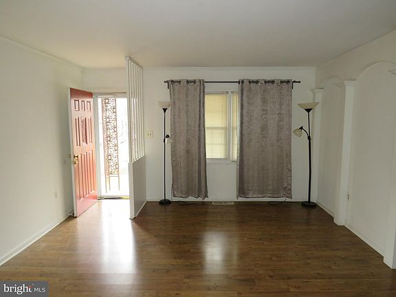 4th image of 803 Salem Dr