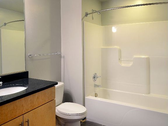 4th image of 132 N Sycamore St APT 402
