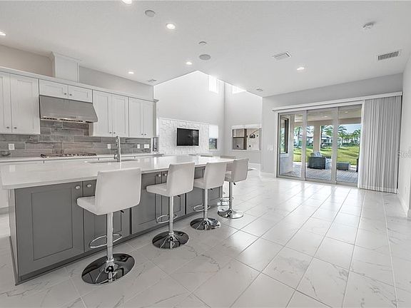 4th image of 10361 Royal Cypress Way