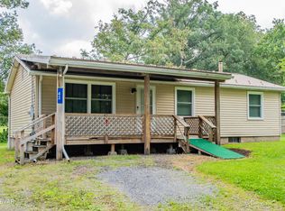 43 Bodle Ln, Mill Hall, PA 17751