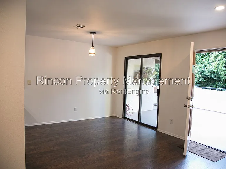 584 Doyle Ln — Photo 7