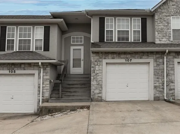 1121 N Mart Way Dr #107, Olathe, KS 66061