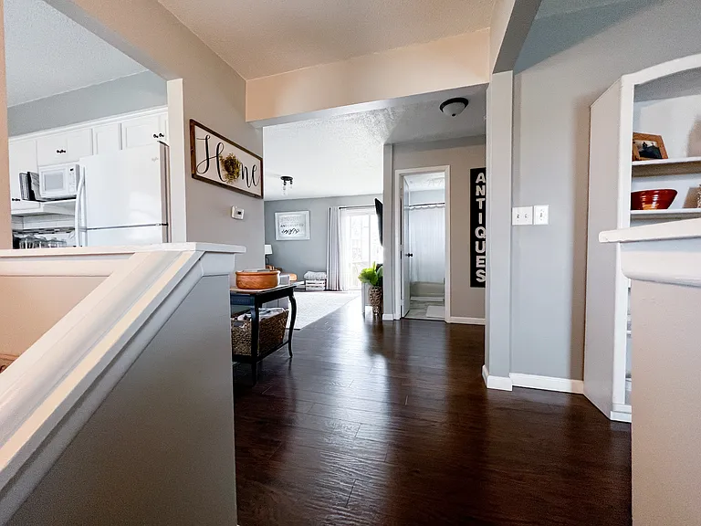 323 SE Melody Ln — Photo 17