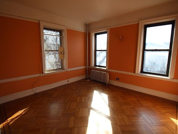 3rd image of 411 8th Ave #51