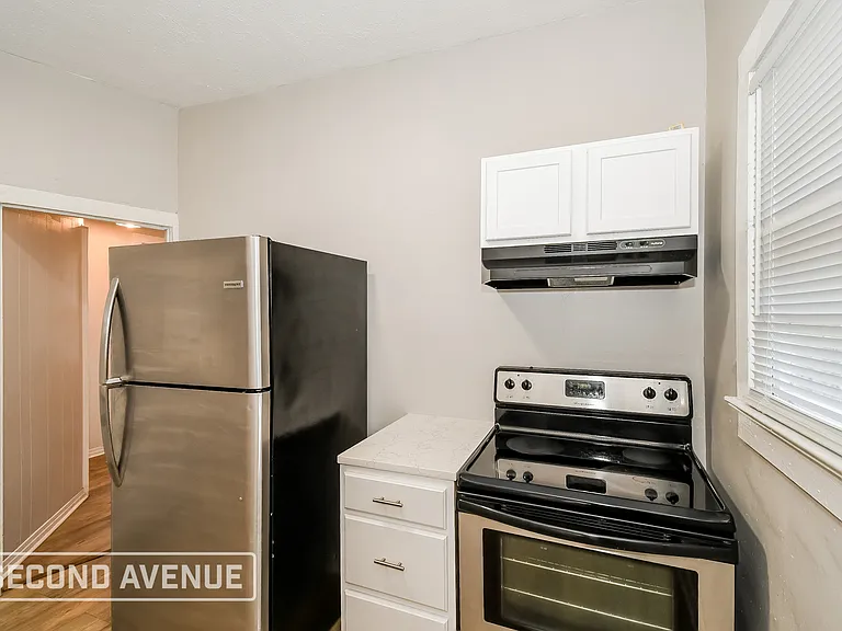 3403 Phoenix Ave — Photo 4