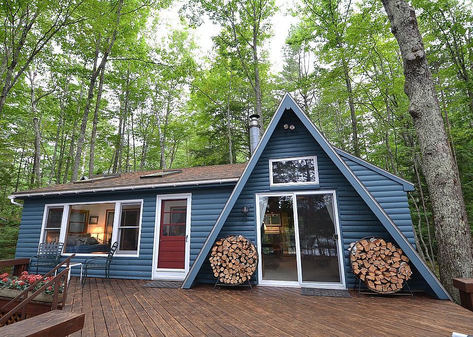LAKE-FACING EXTERIOR