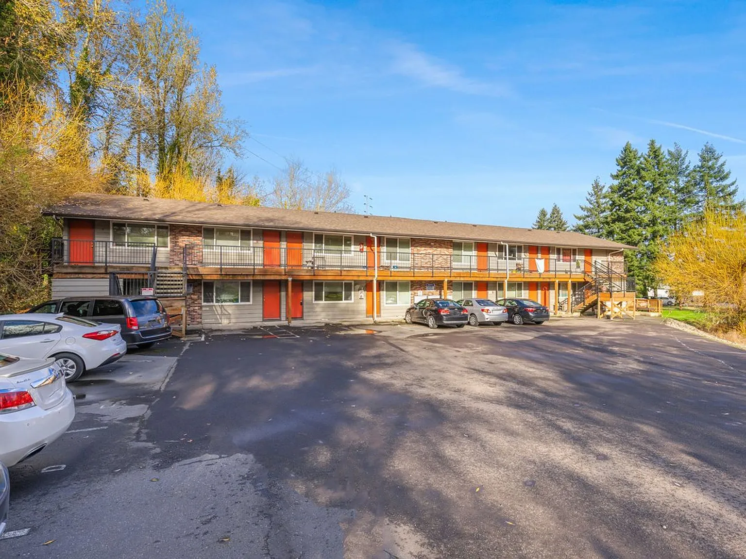 Cozy 1-Bedroom In Sw Portland Location! Available Now! — Photo 3